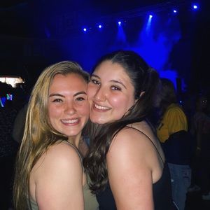 Meet your Posher, Sarra